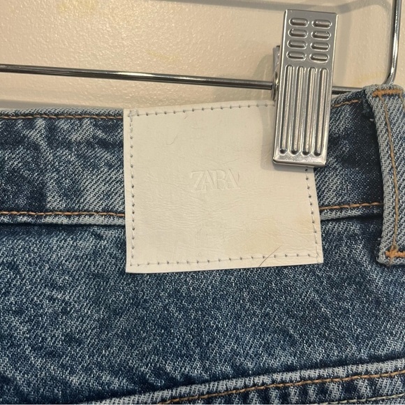 Zara 1975 High Waist Long Length Medium Wash Straight Cut Jeans 8 - Picture 6 of 9